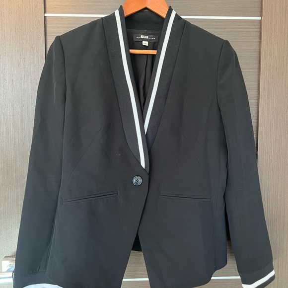 Black and White Blazer - Picture 1 of 7